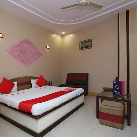 Sheel Gopal Vision Hotell Mathura Exteriör bild