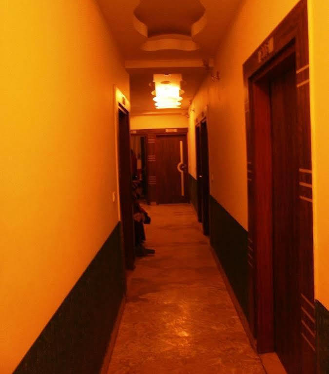 Sheel Gopal Vision Hotell Mathura Exteriör bild