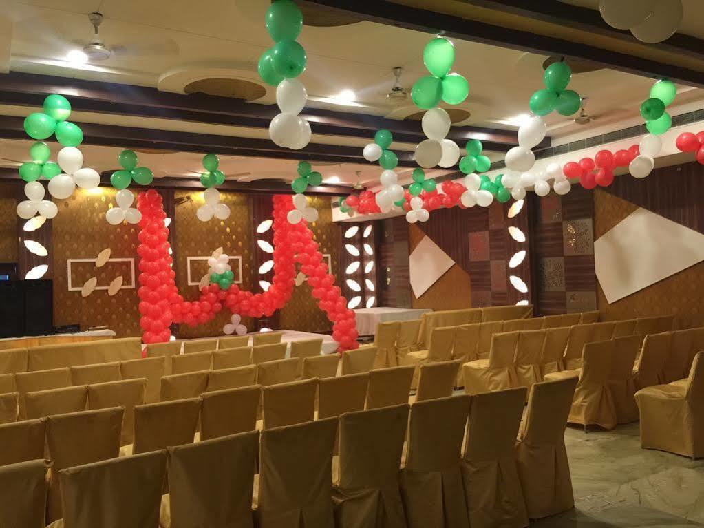 Sheel Gopal Vision Hotell Mathura Exteriör bild