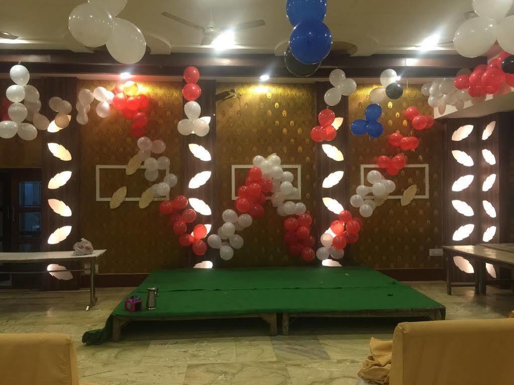 Sheel Gopal Vision Hotell Mathura Exteriör bild