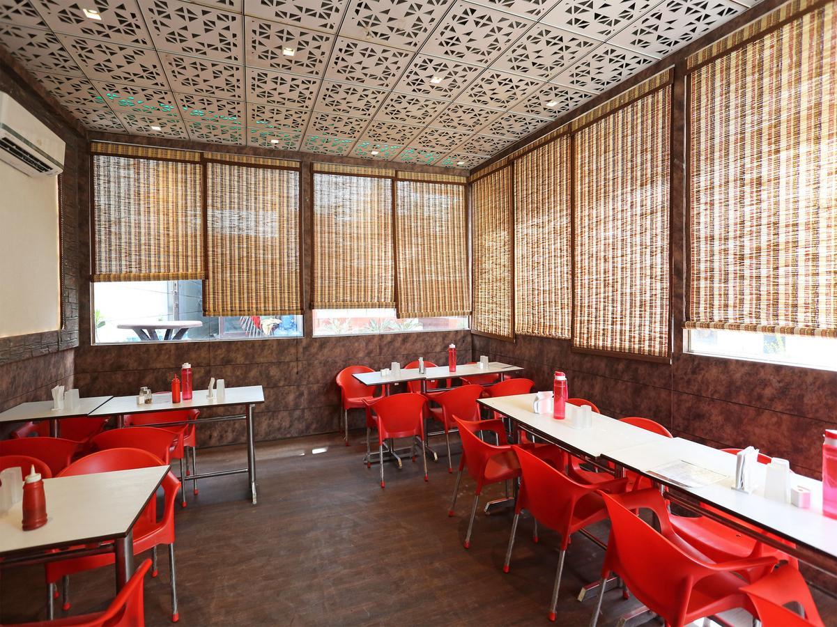 Sheel Gopal Vision Hotell Mathura Exteriör bild