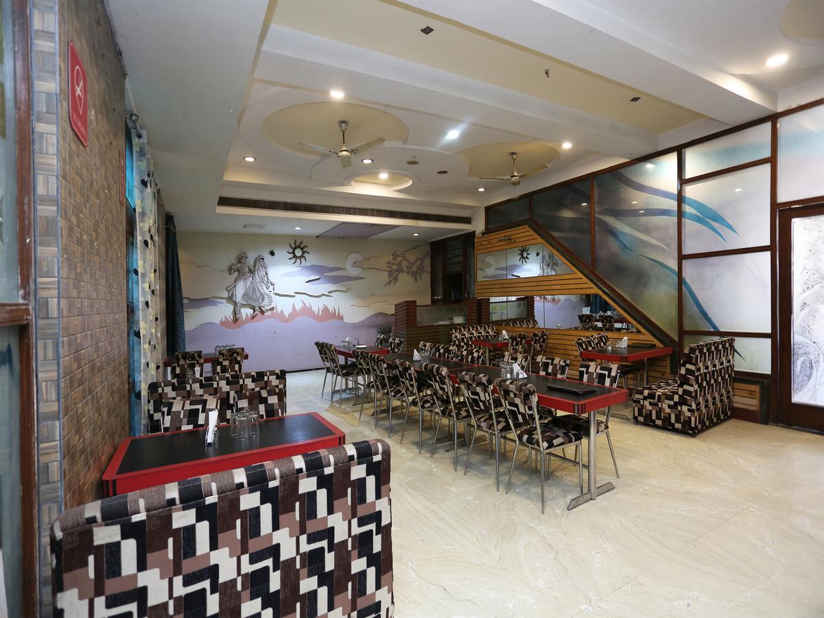Sheel Gopal Vision Hotell Mathura Exteriör bild