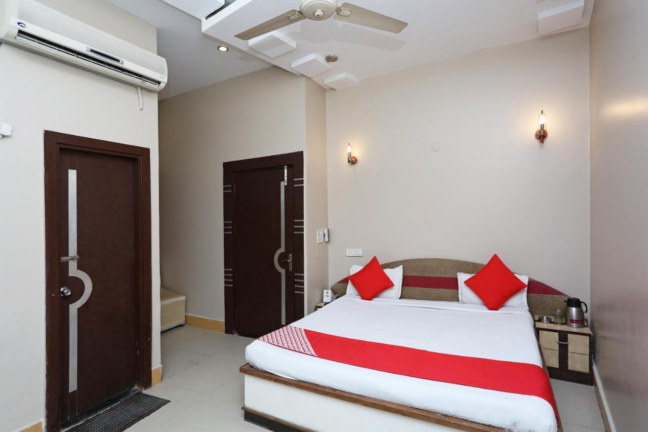 Sheel Gopal Vision Hotell Mathura Exteriör bild