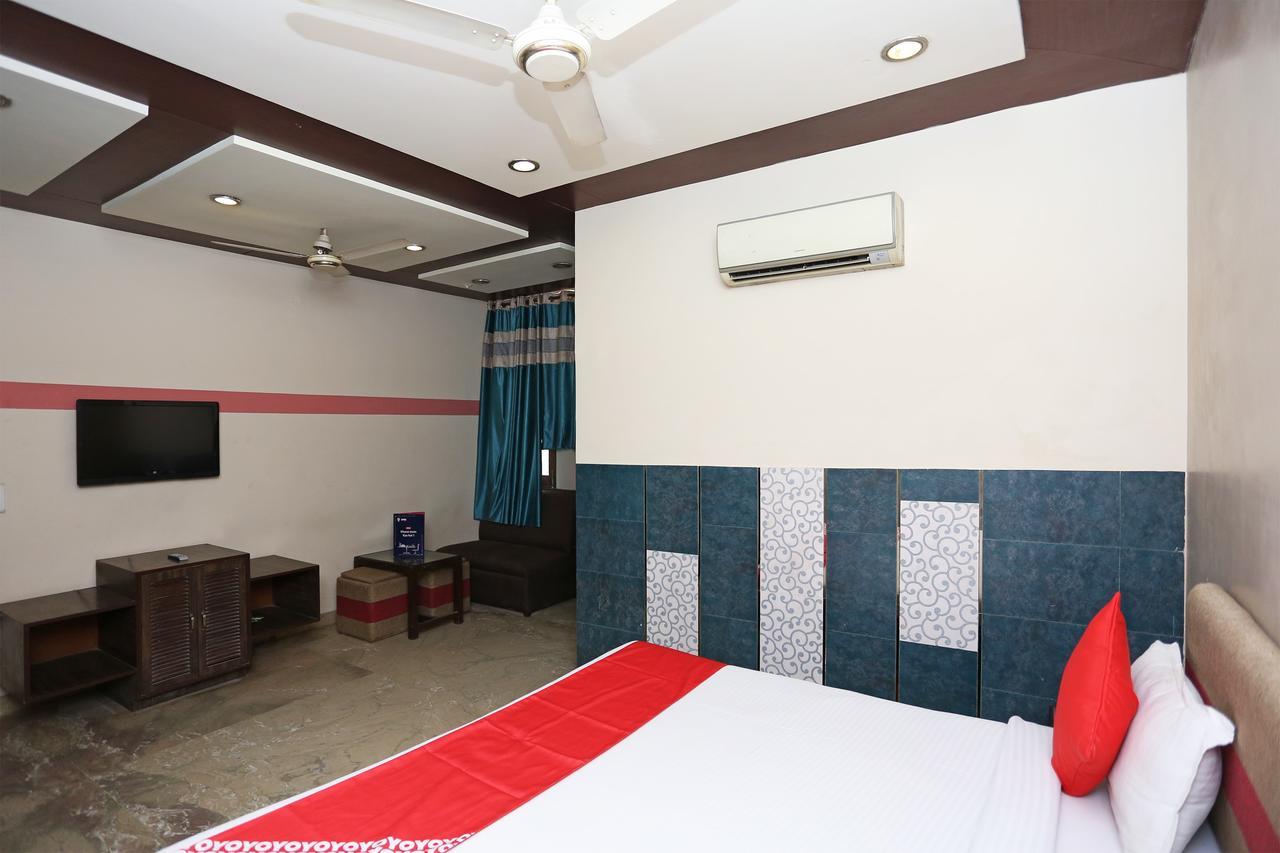 Sheel Gopal Vision Hotell Mathura Exteriör bild