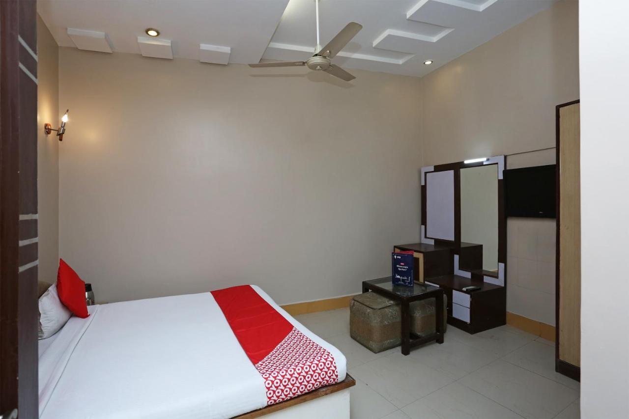 Sheel Gopal Vision Hotell Mathura Exteriör bild